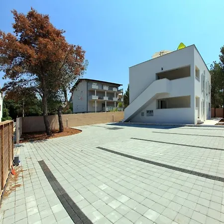 Moli Apartment *