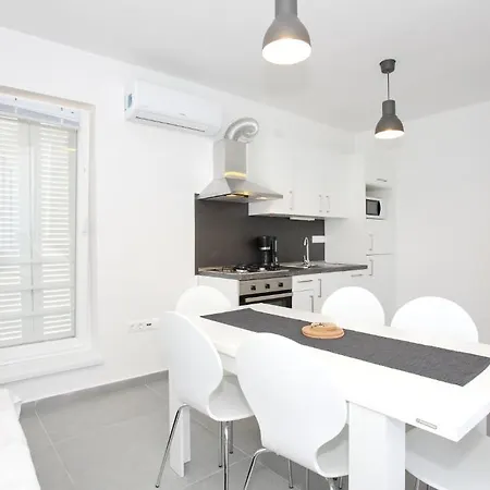 Apartment Moli *