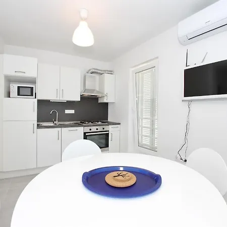 Apartment Moli *