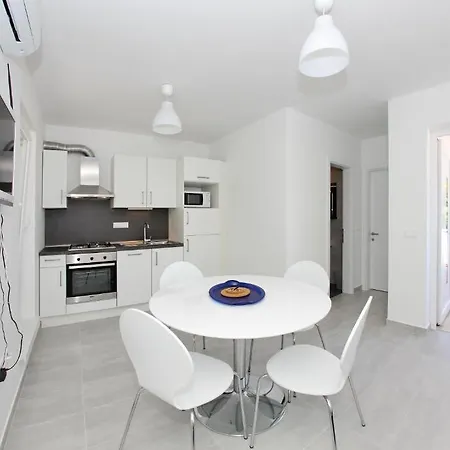 Moli Apartment *