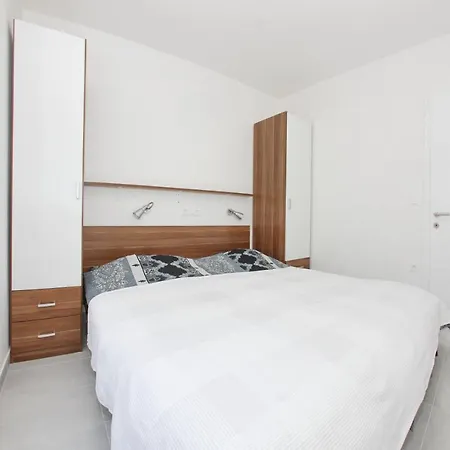 Moli Apartment